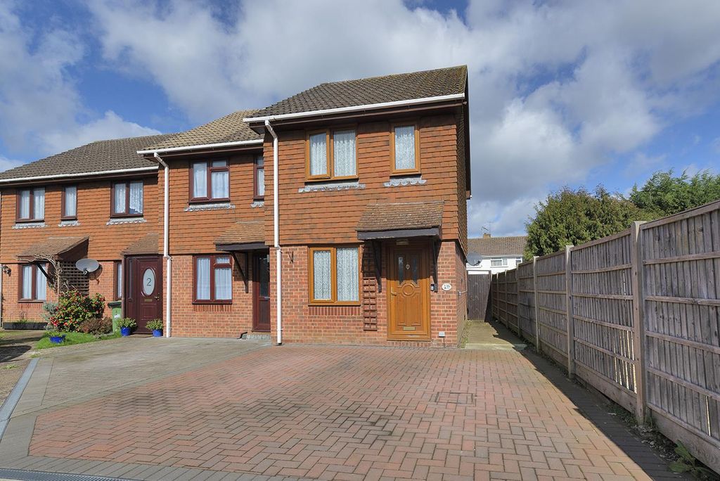 Property photo 2 of 14 4Fiveoakgreen01.Jpg