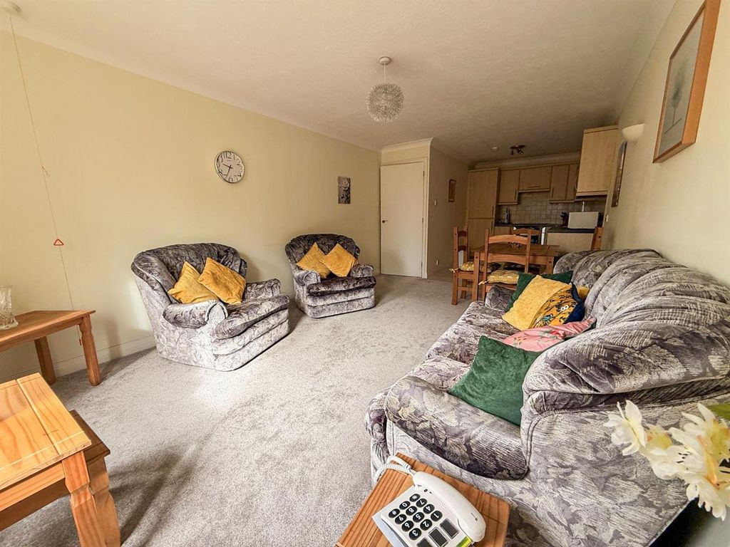 Property photo 2 of 13