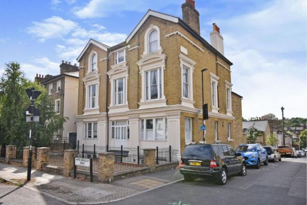 Property photo 3 of 16