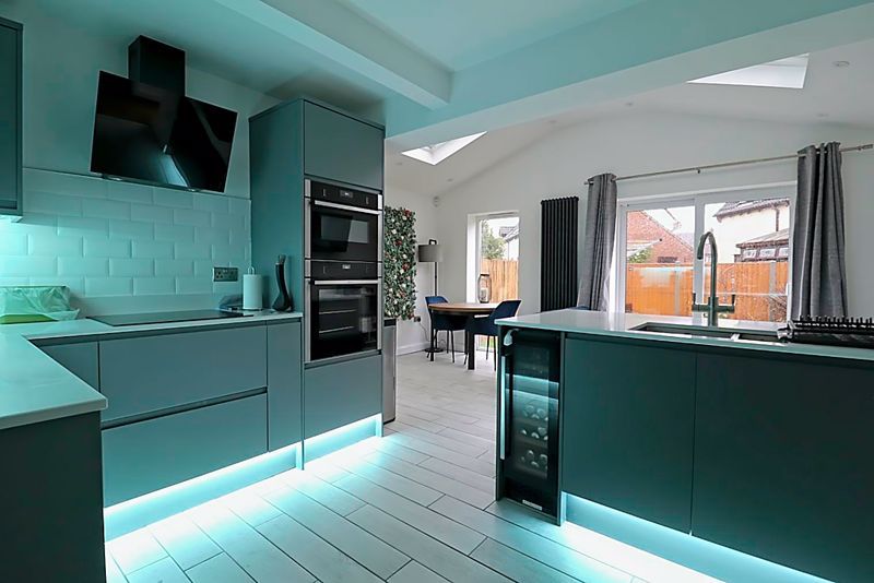 Property photo 2 of 19 Kitchen