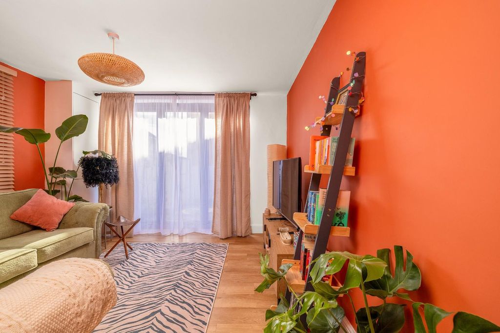 Property photo 1 of 35 Char5099-Cn.Jpg