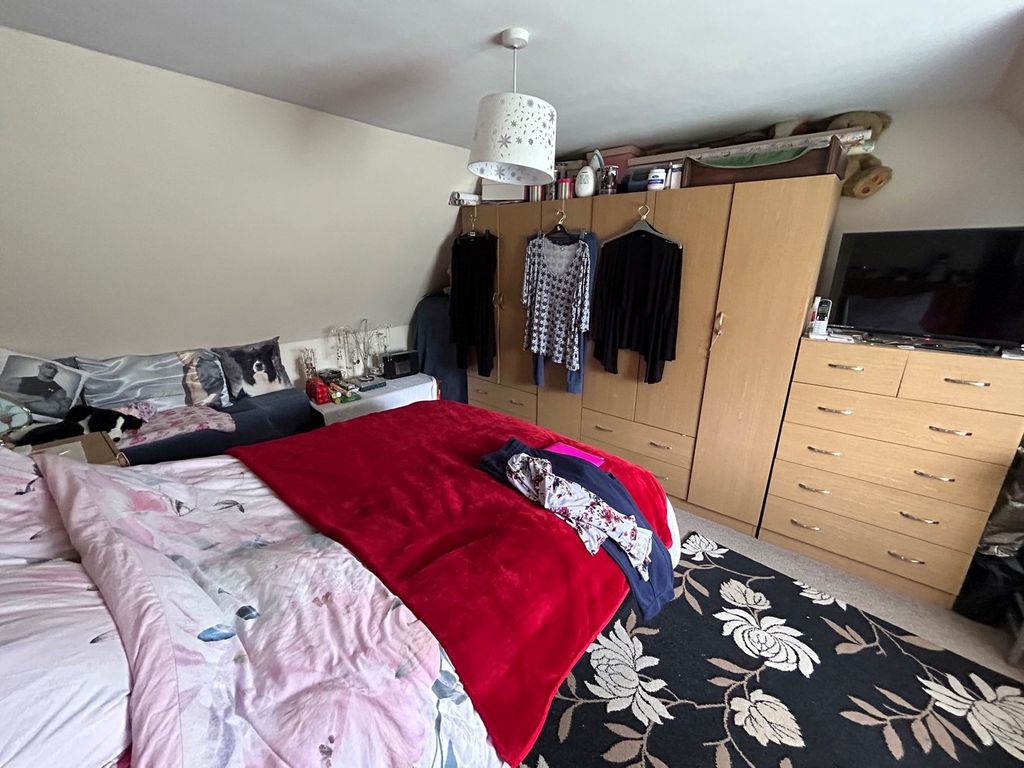 Property photo 3 of 5