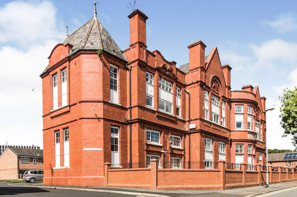 Property photo 1 of 11