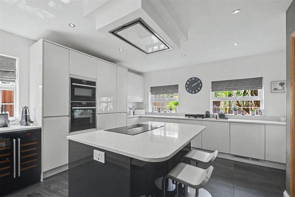 Property photo 3 of 62 Kitchen_4.Jpeg
