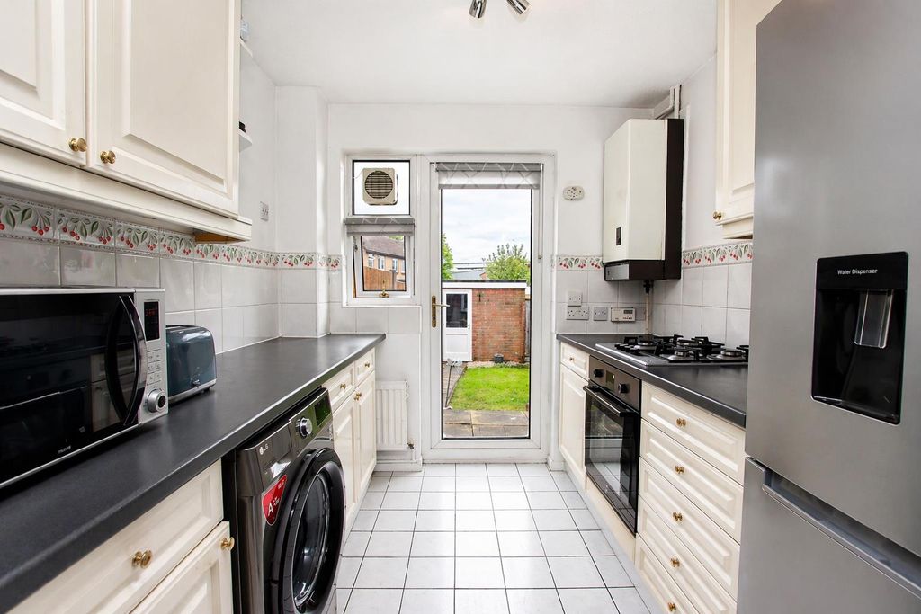 Property photo 2 of 8 1d330c14-6Acf-48A1-A11A-dab46Dba37Ec.Png