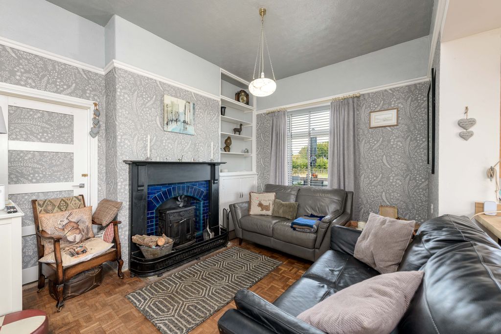 Property photo 2 of 36