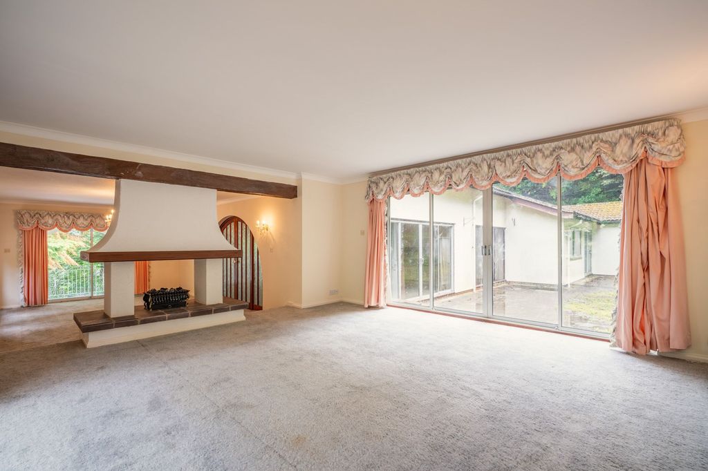 Property photo 2 of 18