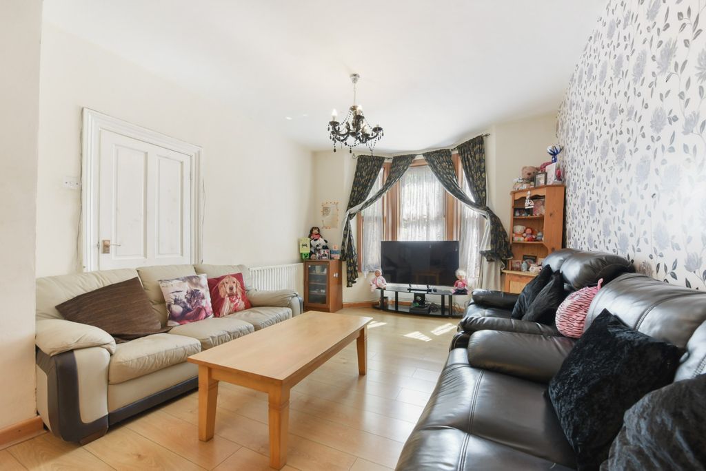 Property photo 3 of 20 4168024