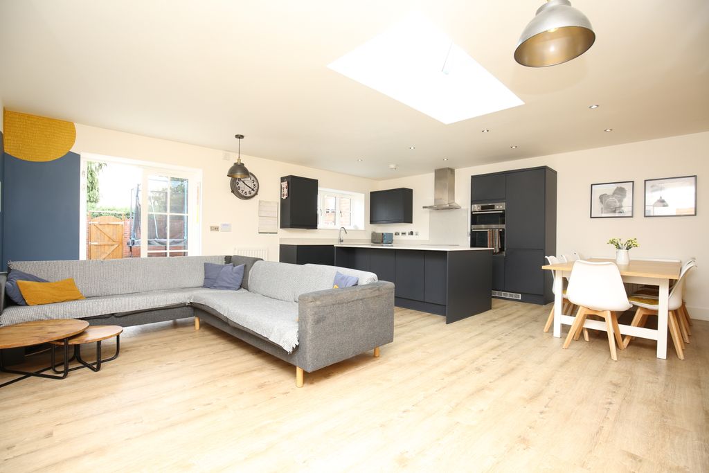 Property photo 2 of 23 4X8A5041