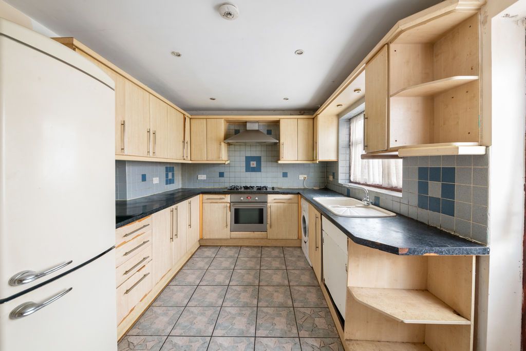 Property photo 2 of 11 Photo 4