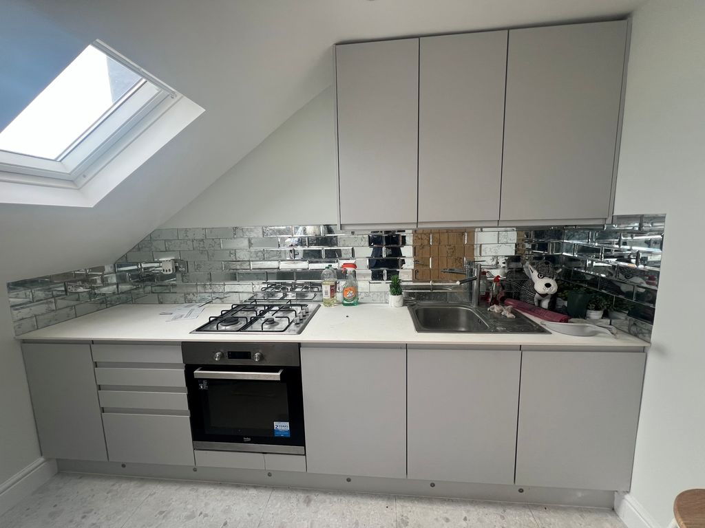 Property photo 3 of 9 Kitchen