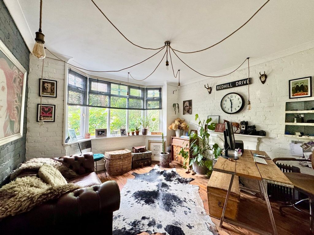 Property photo 2 of 24