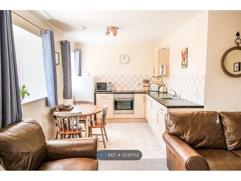 Property photo 3 of 7 Kitchen / Dining / Living Area