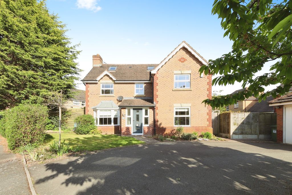 Property photo 2 of 17