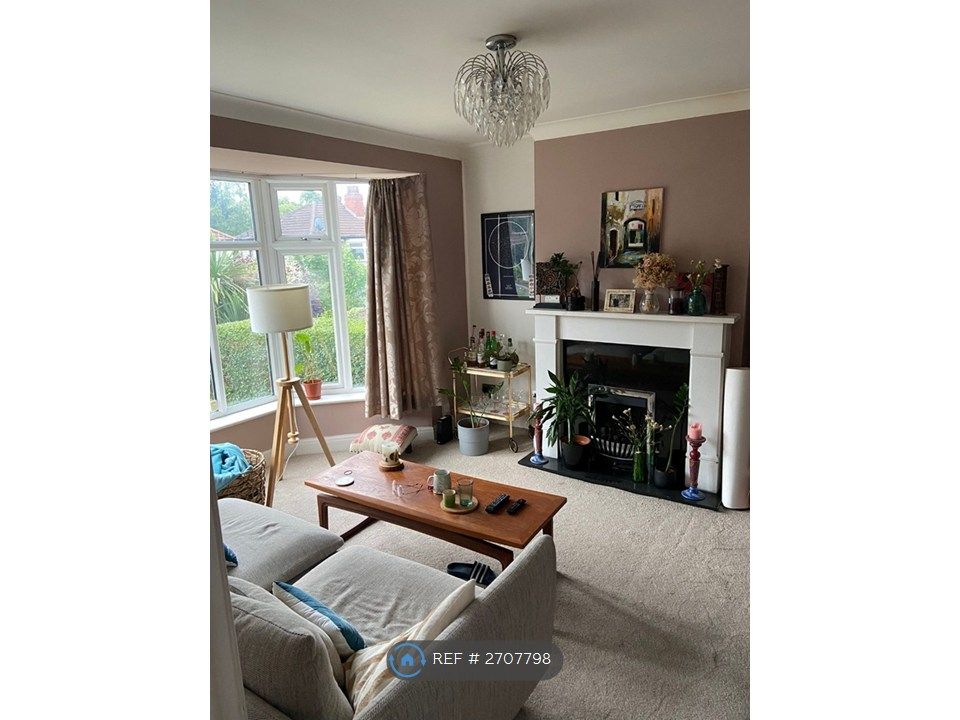 Property photo 1 of 7 Front Room