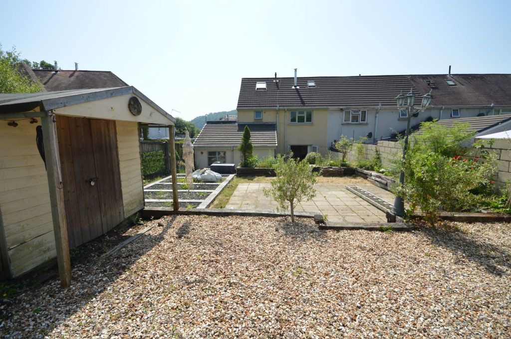 Property photo 3 of 28