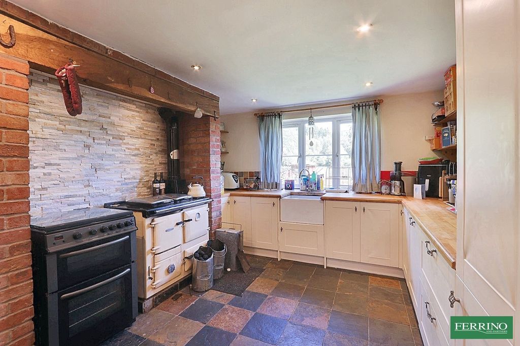 Property photo 3 of 25 Kitchen