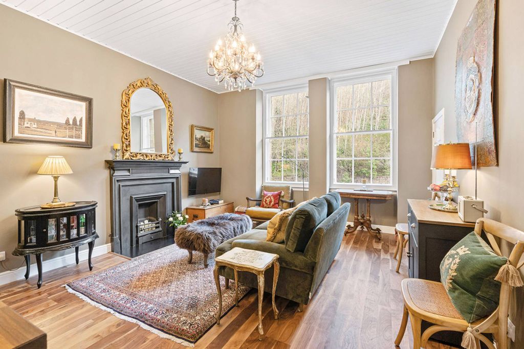 Property photo 2 of 24