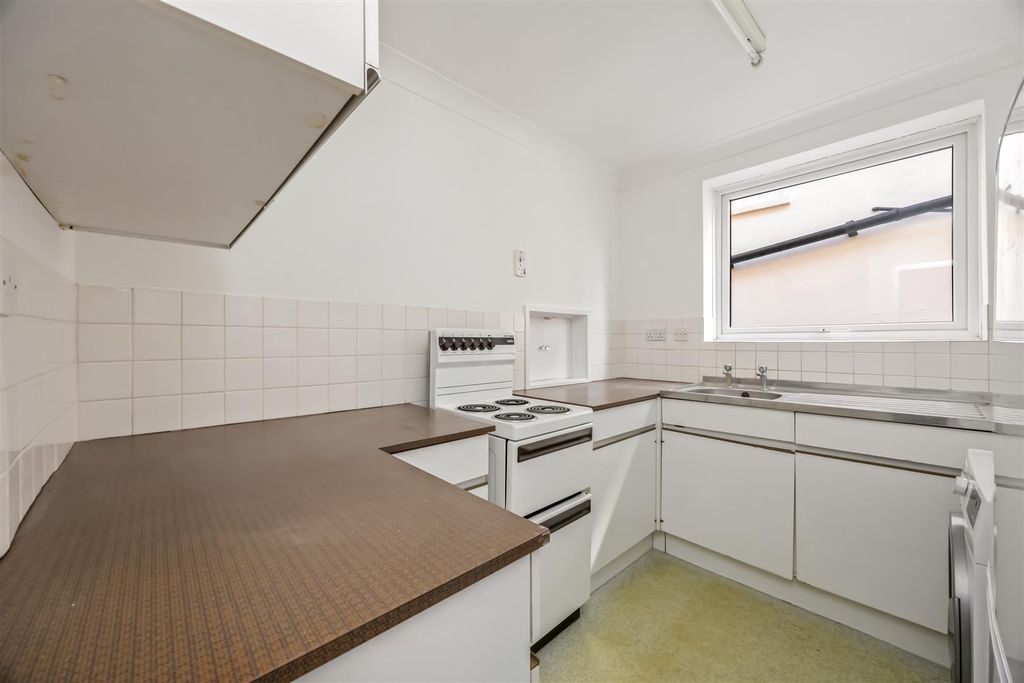 Property photo 3 of 14 Florence Road, Calmvale House, 5-001.Jpg
