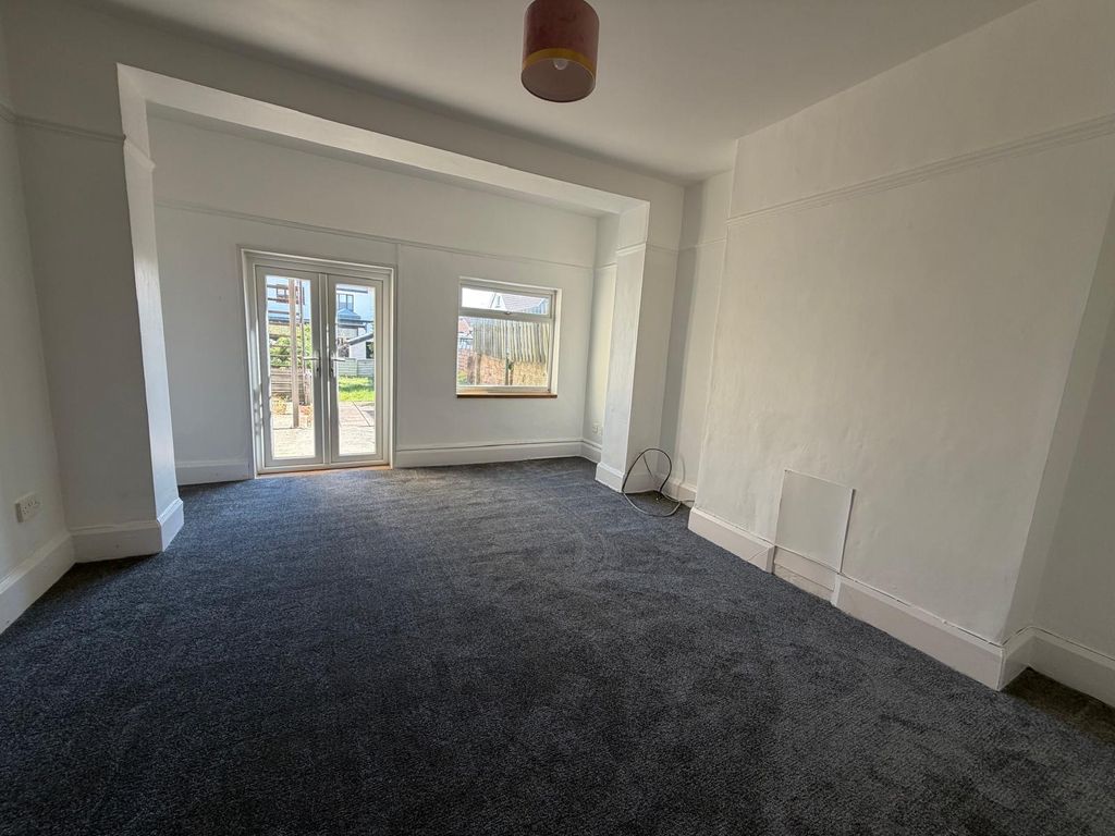 Property photo 2 of 17 Living Room  Porthcawl Cf36
