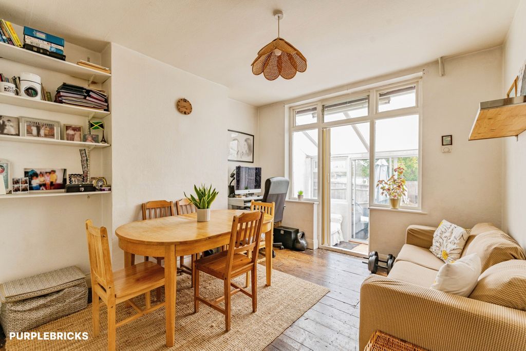 Property photo 3 of 18 Dining Room