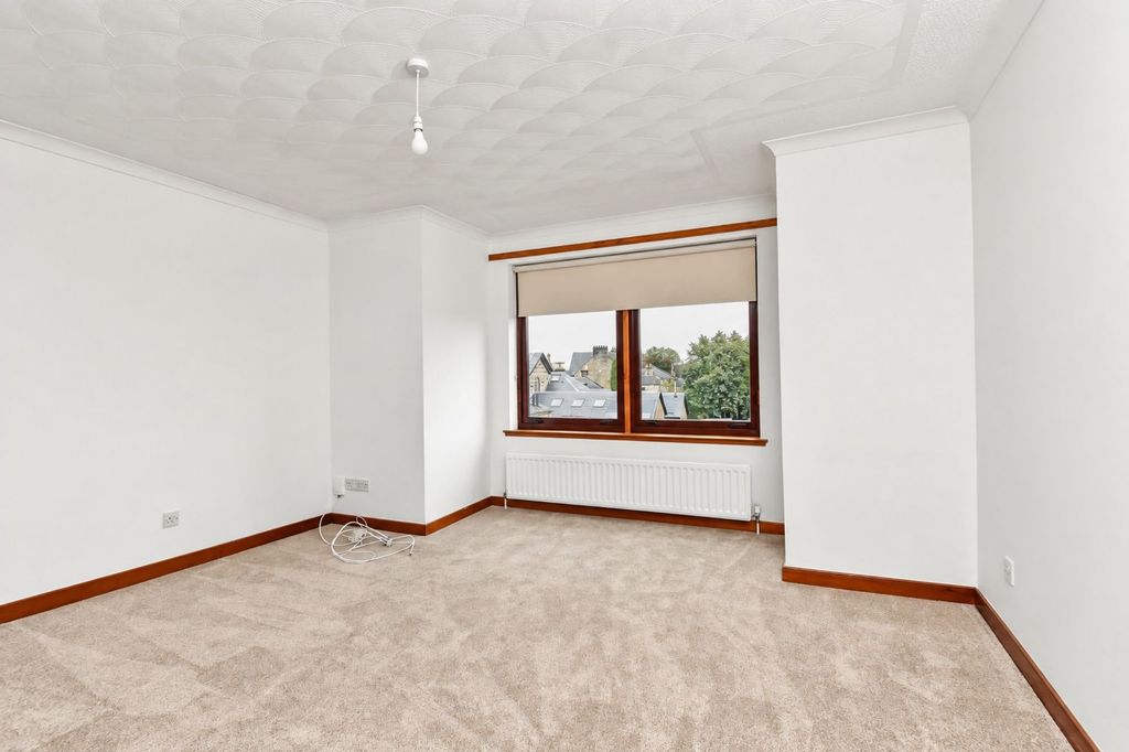 Property photo 2 of 10 Lounge Angle 1