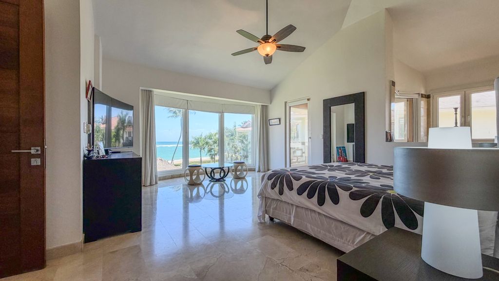 Property photo 2 of 51