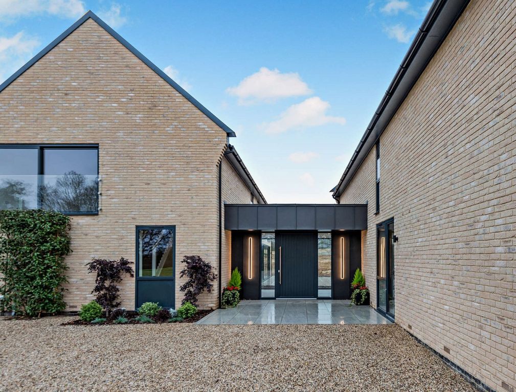 Property photo 1 of 16 Picture No. 23