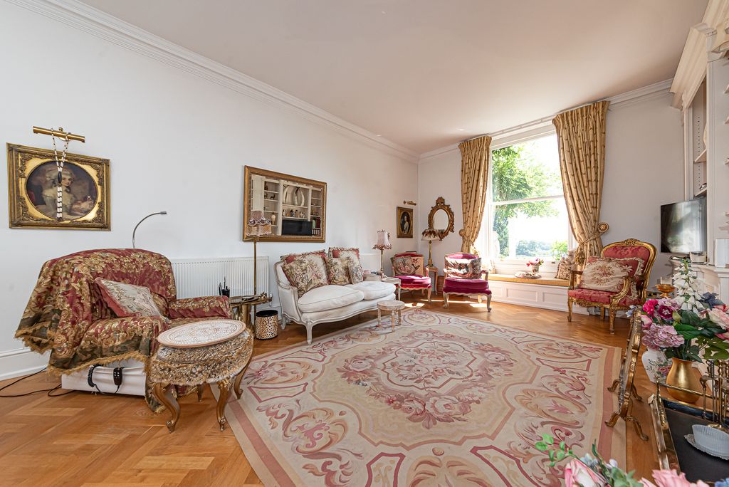 Property photo 3 of 17 Drawing Room