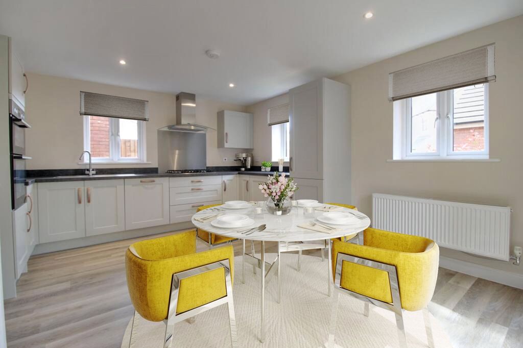 Property photo 3 of 17 Kitchen/Dining Room