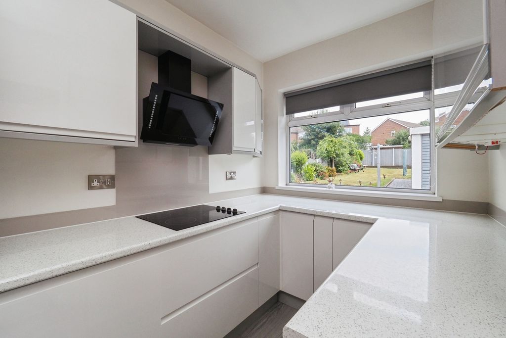 Property photo 2 of 28 Pbox-Img.Jpg