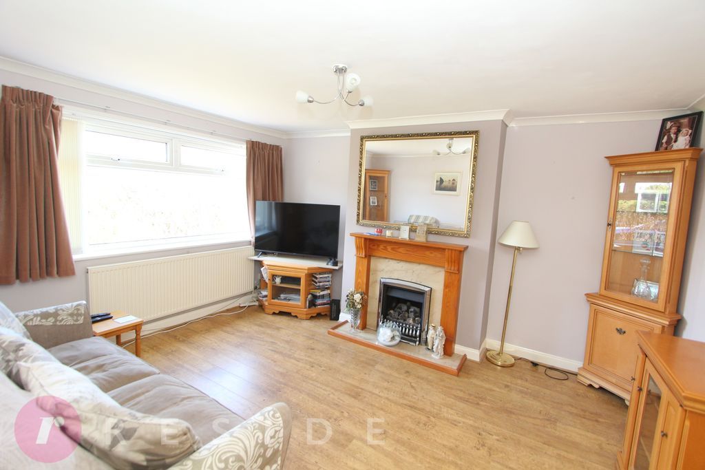 Property photo 2 of 12 Lounge