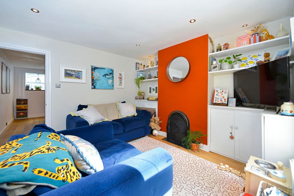 Property photo 3 of 14