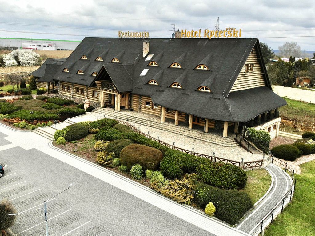 Property photo 3 of 12