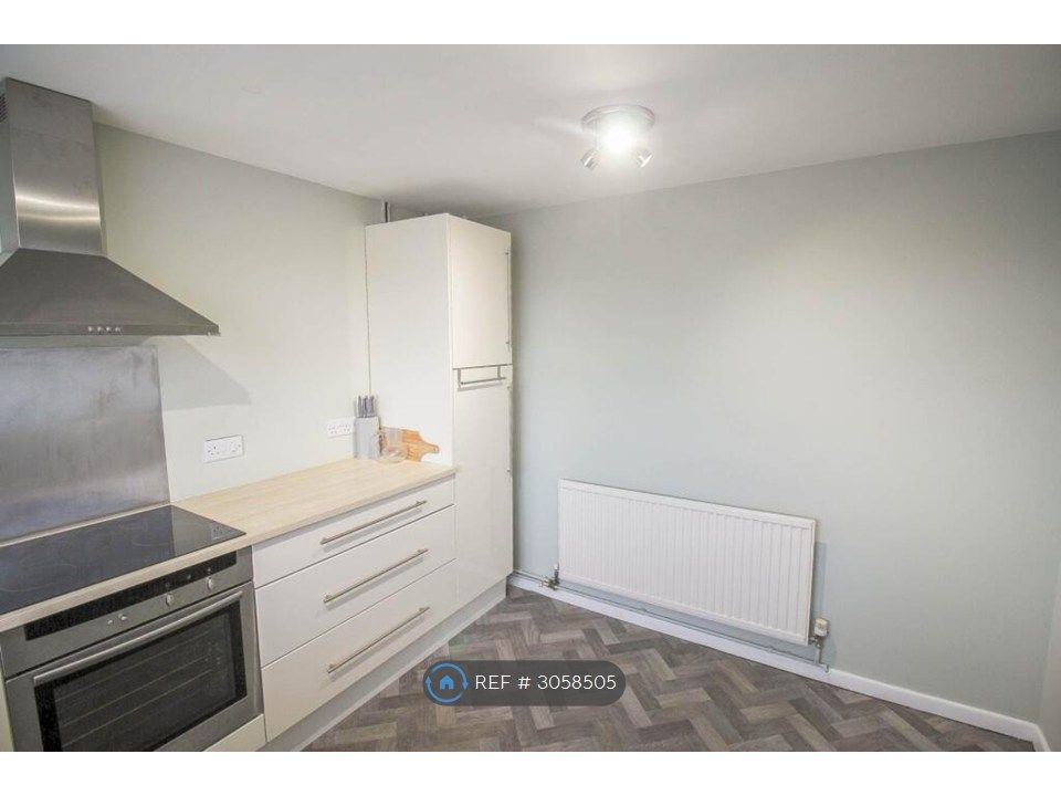 Property photo 3 of 12 Kitchen / Diner 2