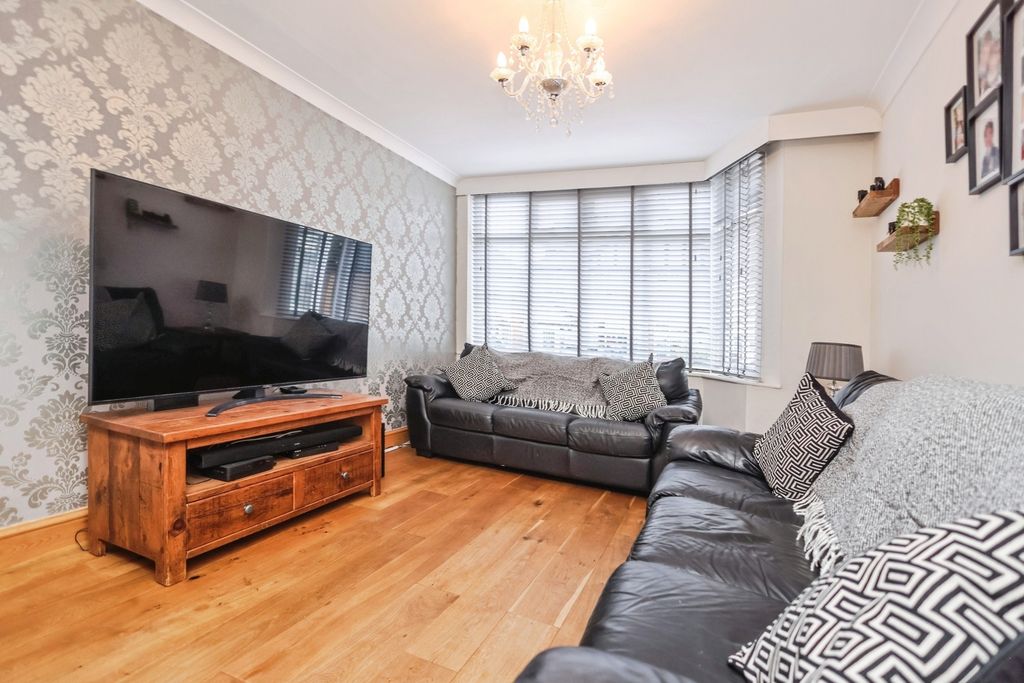 Property photo 3 of 25 Pbox-Img.Jpg