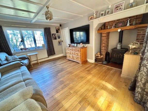 Property photo 3 of 17 Living Room