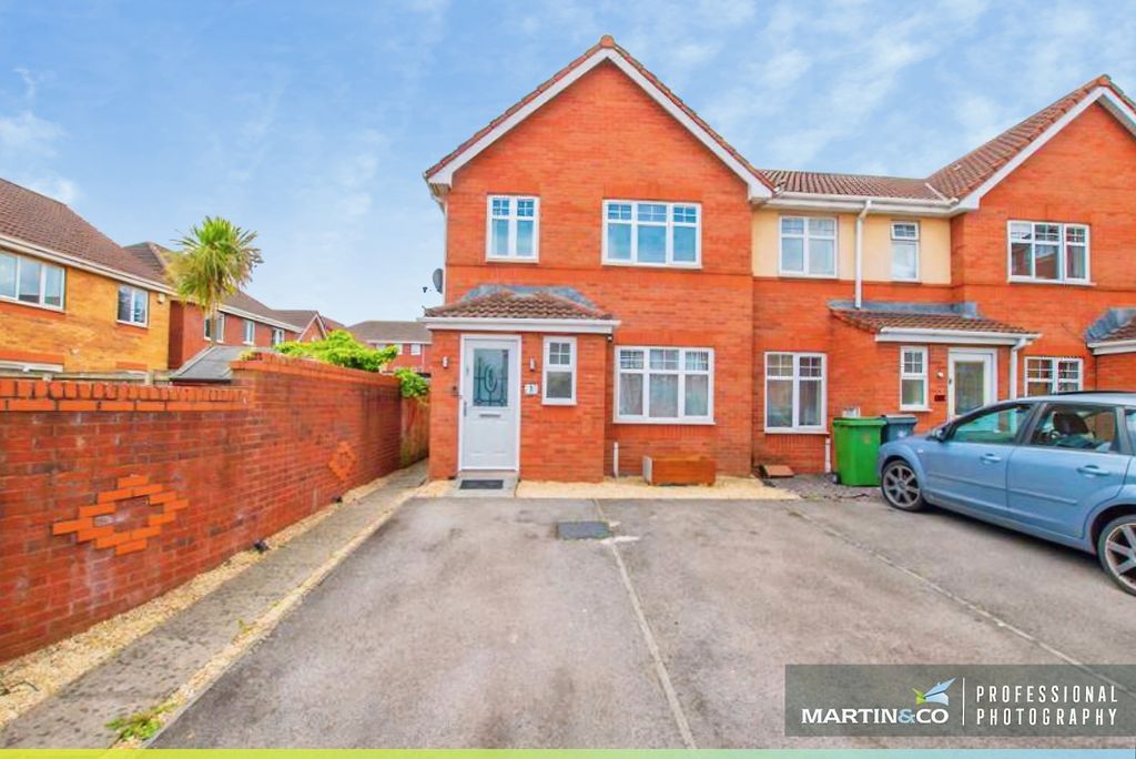 Property photo 1 of 11