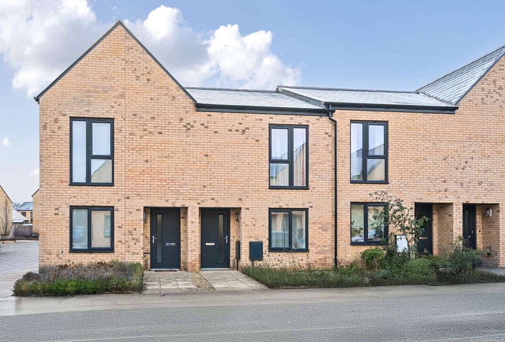 Property photo 1 of 21 1395991-1-695Cdb2...