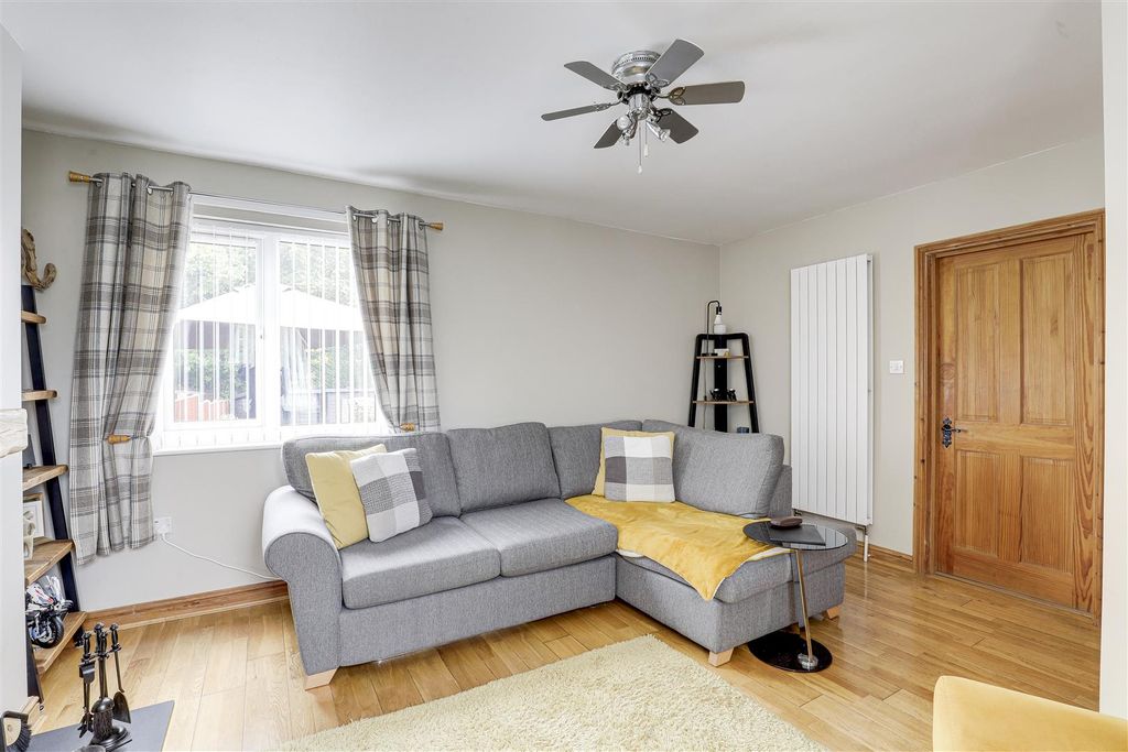 Property photo 3 of 16 27703.Jpg