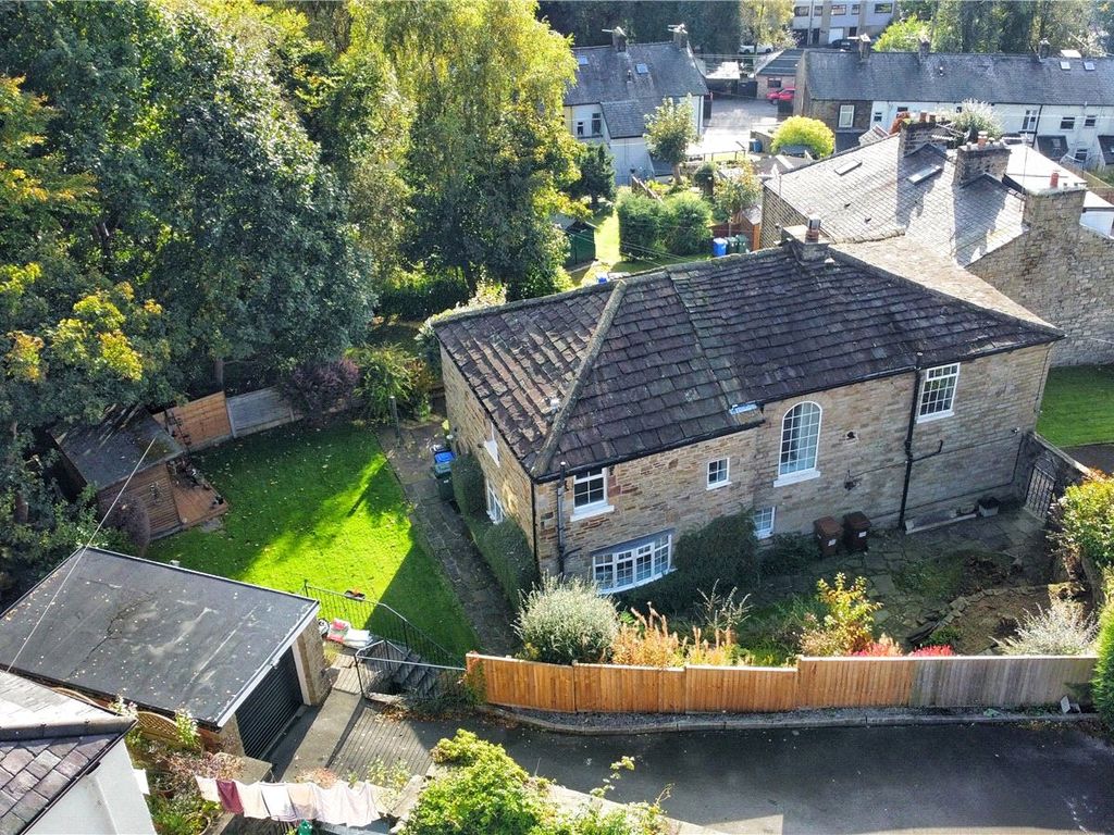 Property photo 1 of 27 Gardens Side &amp; Rear