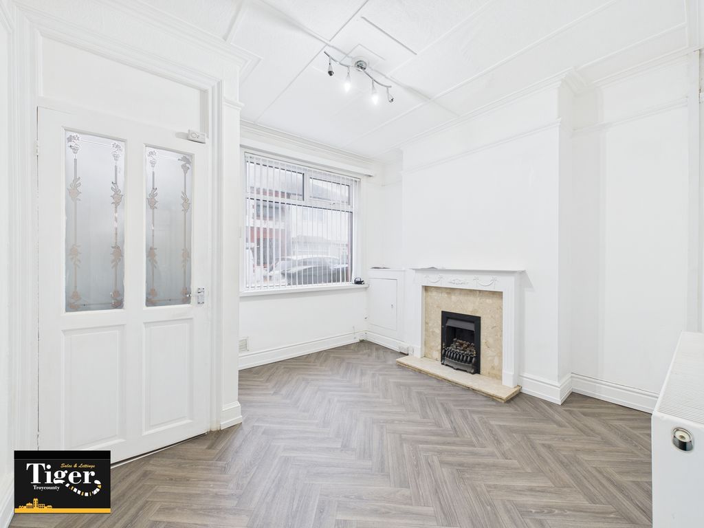 Property photo 2 of 11 Cam03440G0-Pr0494-Still001