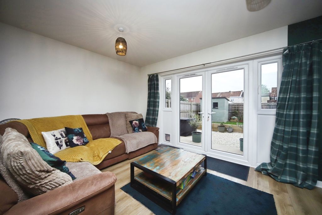 Property photo 3 of 17 Photo