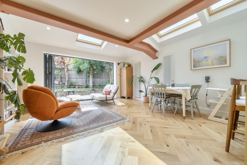 Property photo 1 of 18 Reception