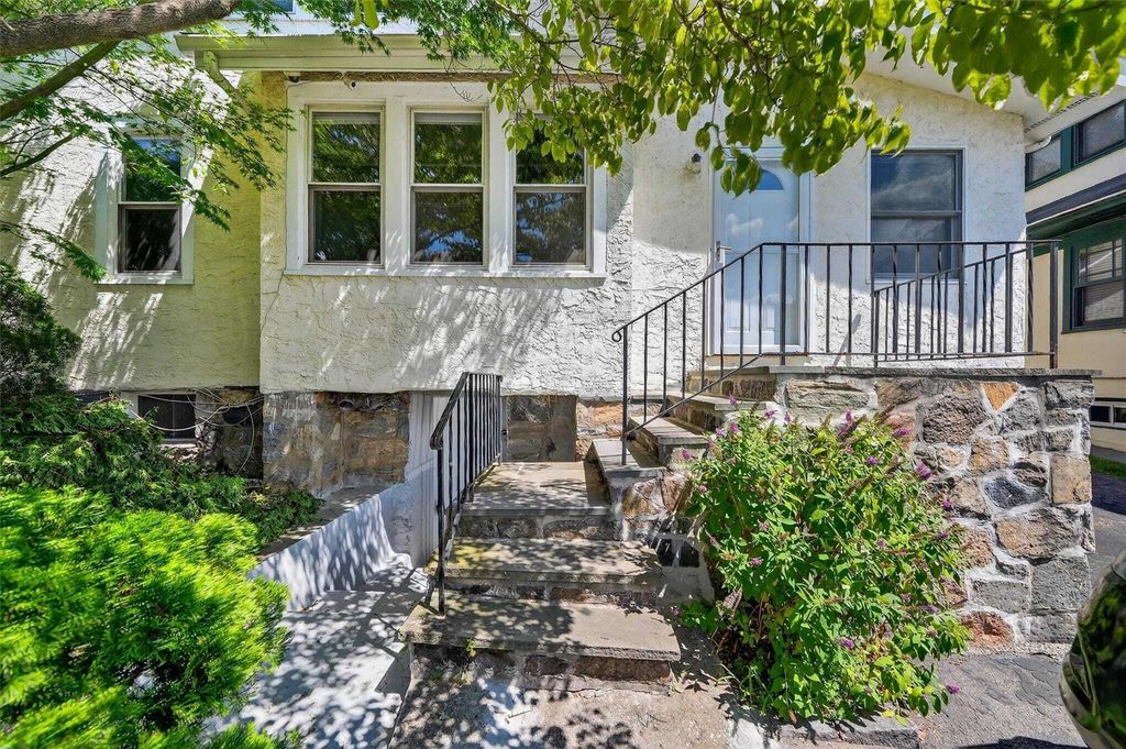 Property photo 1 of 31
