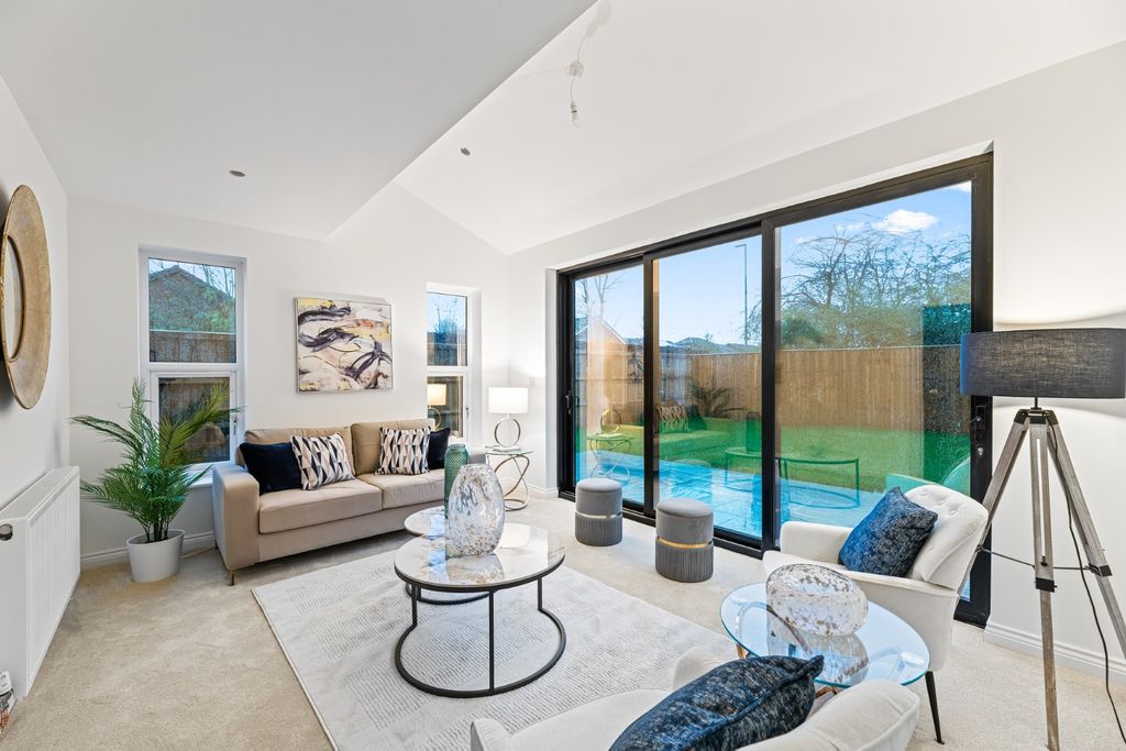 Property photo 2 of 38 Living Room