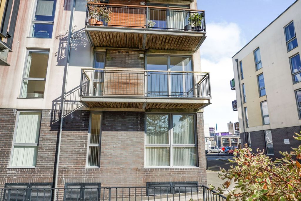 Property photo 1 of 11 Front