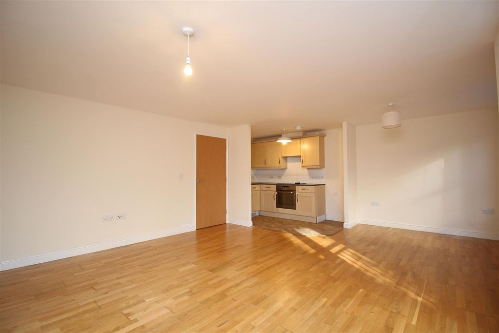 Property photo 3 of 8 Picture 3