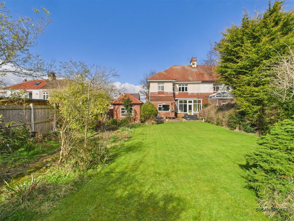 Property photo 2 of 32 Cam01858G0-Pr0108-Still003.Jpg