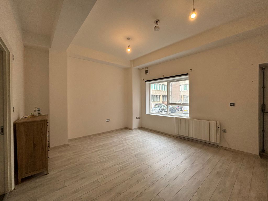 Property photo 3 of 5 Bedroom